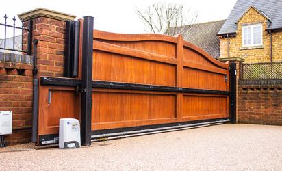 Budget-Friendly Fencing Options: Maximizing Value and Functionality